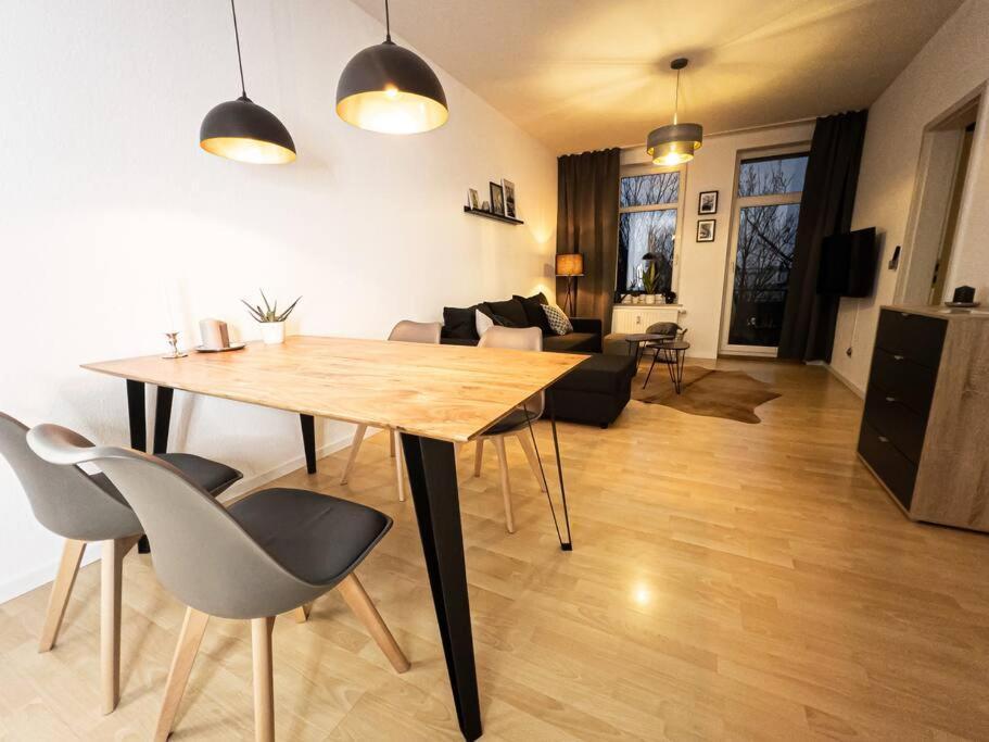 Apartamento Purer Luxus Mit 2 Schlafzimmern, Balkon Und Privat-Parkplatz Leipzig Exterior foto